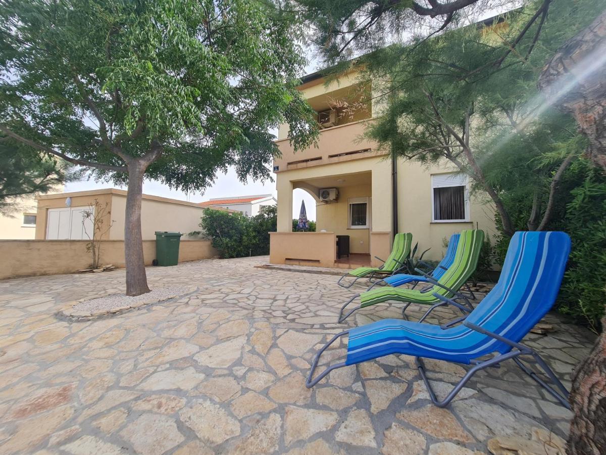 Apartman ˝Abaza˝ Vir Exteriér fotografie